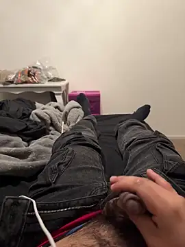 Snapshot of alanrguzoso012 chatting on 11.15.25 alanrguzoso012 online show from 11.15.25