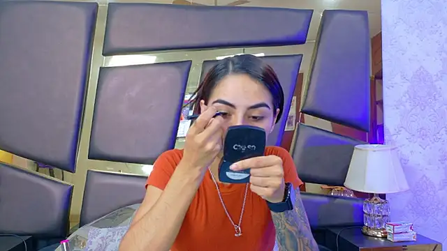 NicoleEsposito online show from 11.05.25