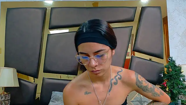 NicoleEsposito online show from 12.16.25