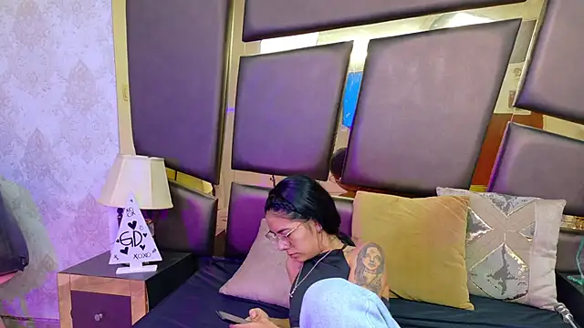 NicoleEsposito online show from 02.18.26