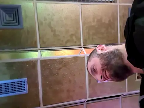 Snapshot of Zlyzloba21 chatting on 10.16.25 Zlyzloba21 online show from 10.16.25