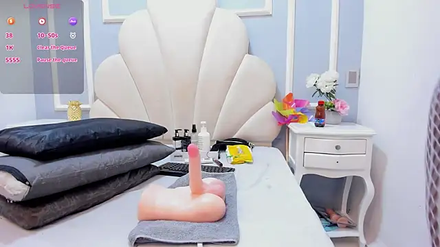 Maddyjohnsonn online show from 01.10.25