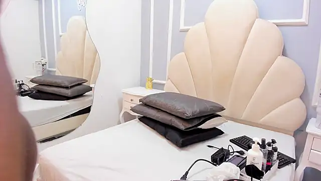 Maddyjohnsonn online show from 01.15.25