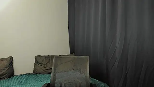 Snapshot of Pinku_kitsune chatting on 02.16.25 Pinku kitsune online show from 02.16.25