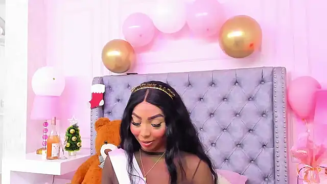 HaileeRoberts online show from 12.18.25