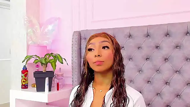 HaileeRoberts online show from 04.17.26