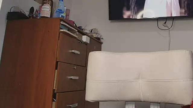 Snapshot of Maylin_2024 chatting on 10.14.25 Maylin 2024 online show from 10.14.25