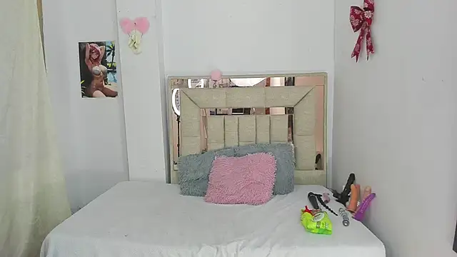 melody bonnet online show from 02.07.25