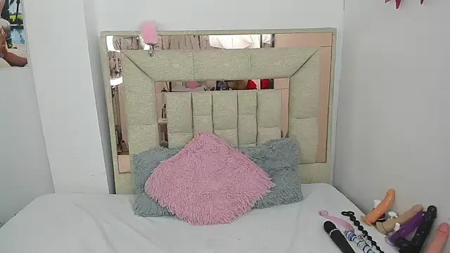 melody bonnet online show from 02.09.25