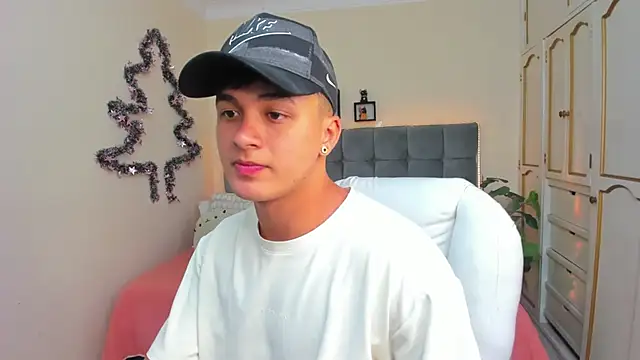 Snapshot of Cristopher_strong chatting on 01.07.25 Cristopher strong online show from 01.07.25