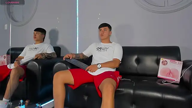 Snapshot of Cristopher_strong chatting on 01.10.25 Cristopher strong online show from 01.10.25