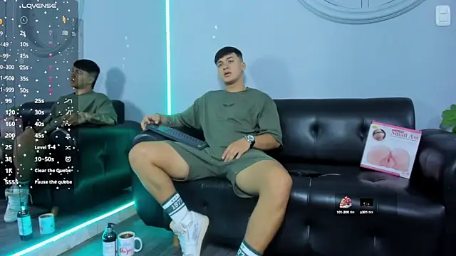 Snapshot of Cristopher_strong chatting on 01.16.25 Cristopher strong online show from 01.16.25