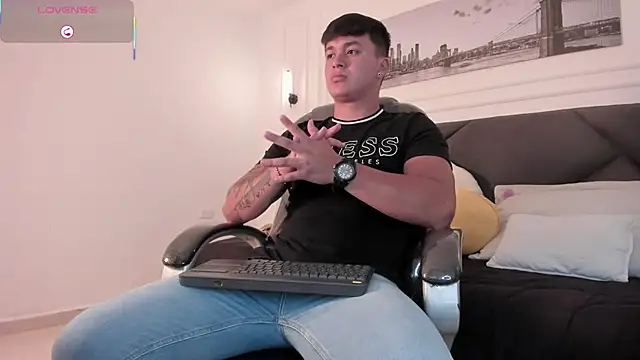 Cristopher strong online show from 05.08.26