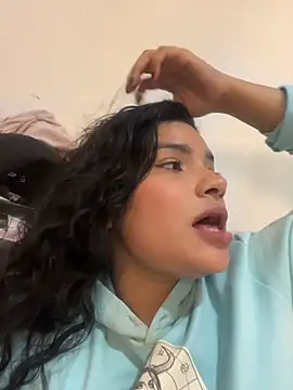 Snapshot of lolaa_staars chatting on 10.25.25 lolaa staars online show from 10.25.25