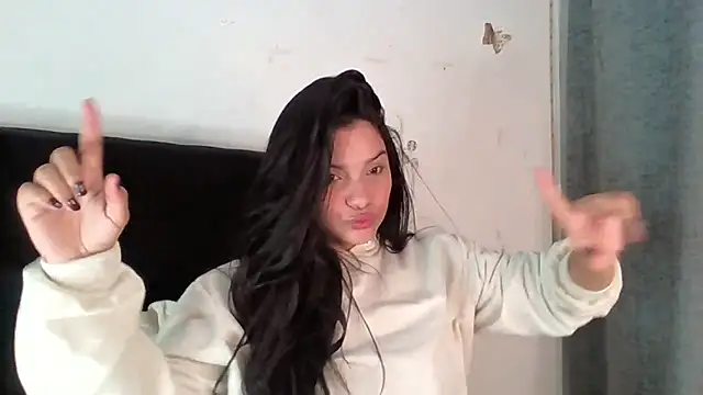 Snapshot of lolaa_staars chatting on 11.22.25 lolaa staars online show from 11.22.25