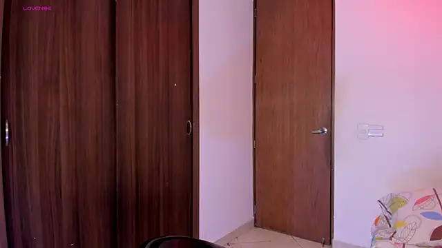 Apriilpeach  online show from 02.14.26