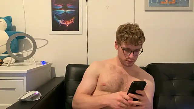 Snapshot of BlueEyedTallGuy94 chatting on 12.09.24 BlueEyedTallGuy94 online show from 12.09.24