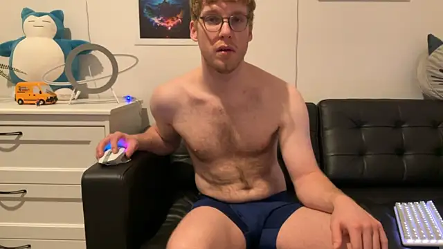 Snapshot of BlueEyedTallGuy94 chatting on 12.09.24 BlueEyedTallGuy94 online show from 12.09.24