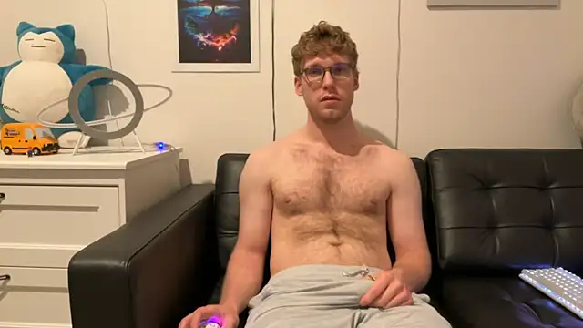 Snapshot of BlueEyedTallGuy94 chatting on 12.11.24 BlueEyedTallGuy94 online show from 12.11.24