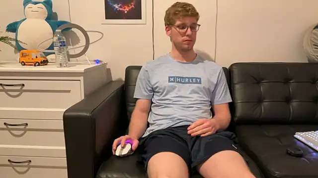 Snapshot of BlueEyedTallGuy94 chatting on 12.14.24 BlueEyedTallGuy94 online show from 12.14.24