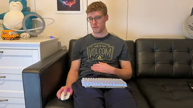 Snapshot of BlueEyedTallGuy94 chatting on 01.10.25 BlueEyedTallGuy94 online show from 01.10.25