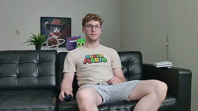 Snapshot of BlueEyedTallGuy94 chatting on 09.22.25 BlueEyedTallGuy94 online show from 09.22.25