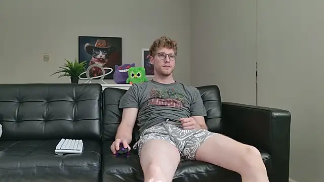 Snapshot of BlueEyedTallGuy94 chatting on 09.28.25 BlueEyedTallGuy94 online show from 09.28.25