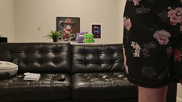 Snapshot of BlueEyedTallGuy94 chatting on 10.02.25 BlueEyedTallGuy94 online show from 10.02.25