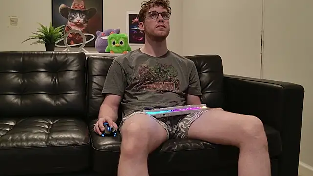 Snapshot of BlueEyedTallGuy94 chatting on 10.09.25 BlueEyedTallGuy94 online show from 10.09.25