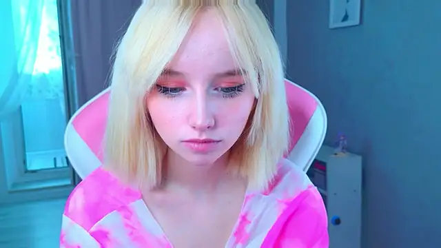 b4by LoL1 online show from 04.02.26