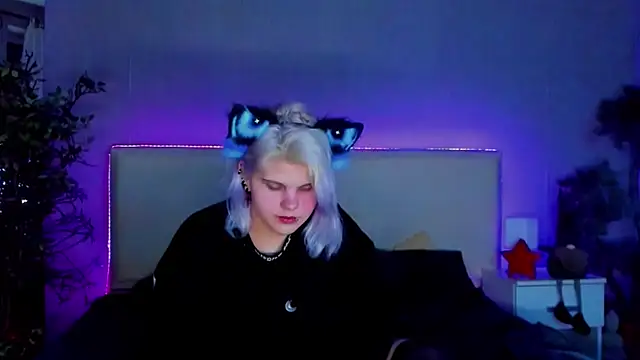 JoannLowe online show from 01.11.25