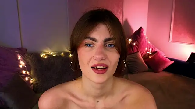 Snapshot of tomorrows_day chatting on 11.18.25 tomorrows day online show from 11.18.25