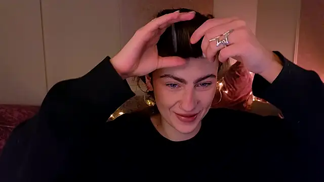 Snapshot of tomorrows_day chatting on 11.21.25 tomorrows day online show from 11.21.25