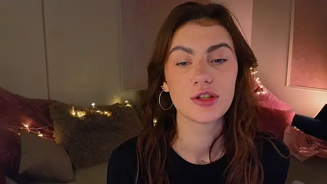 Snapshot of tomorrows_day chatting on 11.25.25 tomorrows day online show from 11.25.25