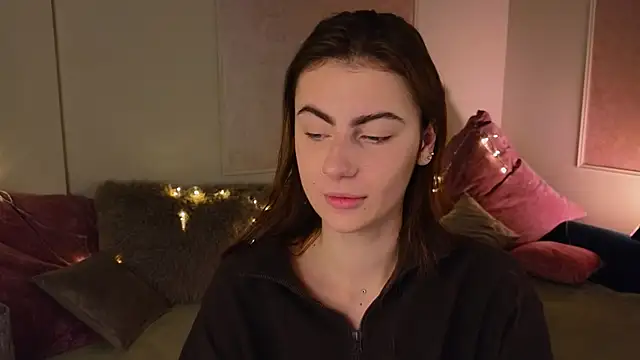 Snapshot of tomorrows_day chatting on 11.26.25 tomorrows day online show from 11.26.25