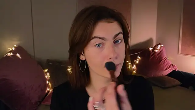 Snapshot of tomorrows_day chatting on 11.28.25 tomorrows day online show from 11.28.25