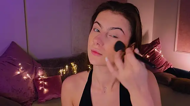 Snapshot of tomorrows_day chatting on 11.29.25 tomorrows day online show from 11.29.25