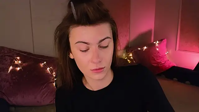 Snapshot of tomorrows_day chatting on 12.04.25 tomorrows day online show from 12.04.25