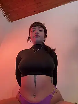 Snapshot of Ashley_Chriss chatting on 01.11.25 Ashley Chriss online show from 01.11.25