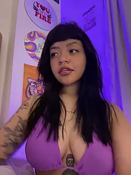 Snapshot of Ashley_Chriss chatting on 02.21.25 Ashley Chriss online show from 02.21.25