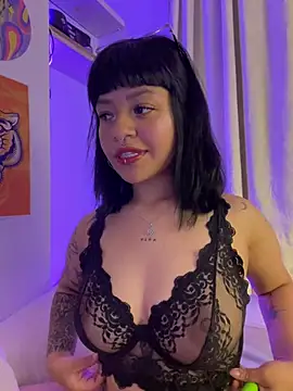 Snapshot of Ashley_Chriss chatting on 03.20.25 Ashley Chriss online show from 03.20.25