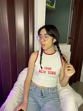 Catyloves online show from 12.13.24