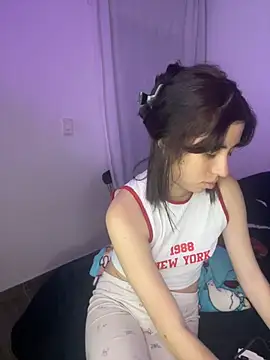 Catyloves online show from 01.30.25