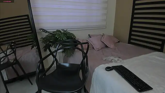 Catyloves online show from 02.06.26