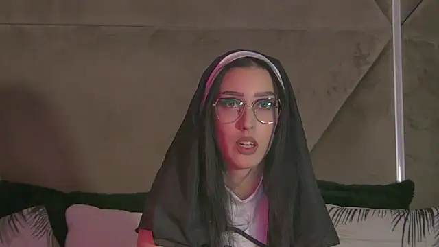 AishaHummer online show from 10.31.25