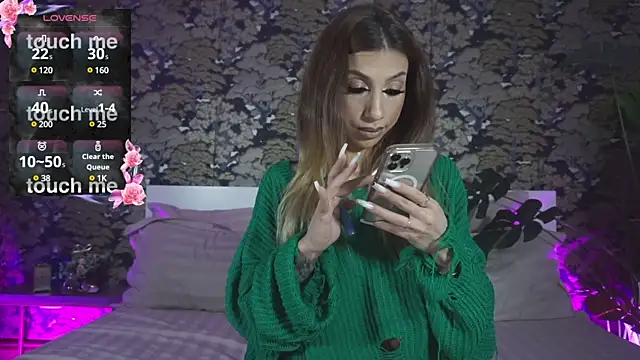 BrianaGolddenn online show from 12.22.24