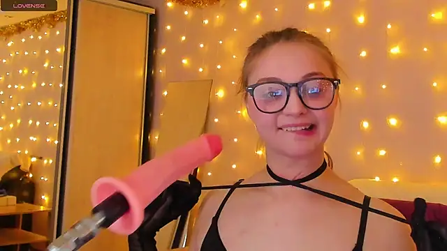 May Flower online show from 01.11.25