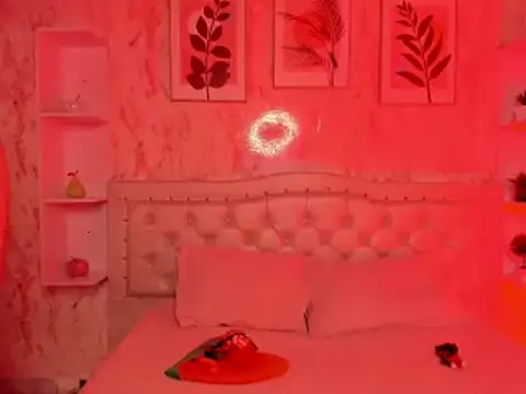 VICTORIA HOUSTON online show from 12.15.24