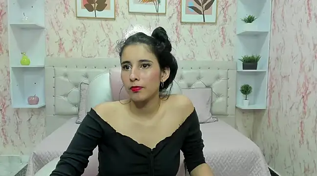 VICTORIA HOUSTON online show from 02.01.25