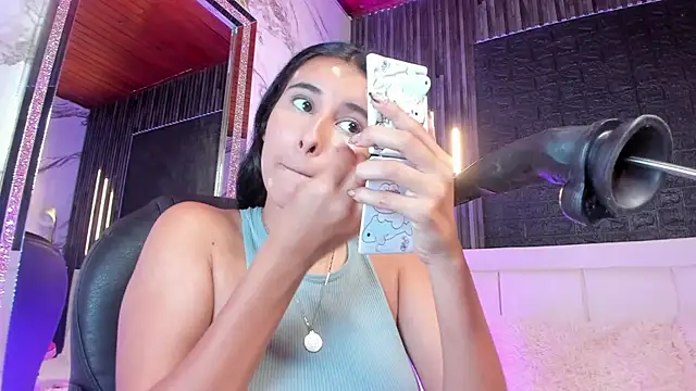 VICTORIA HOUSTON online show from 09.11.25